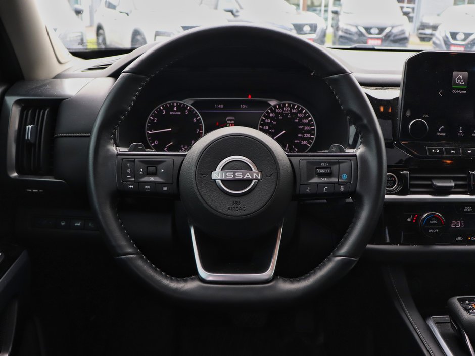 2023 Nissan Pathfinder SL-8