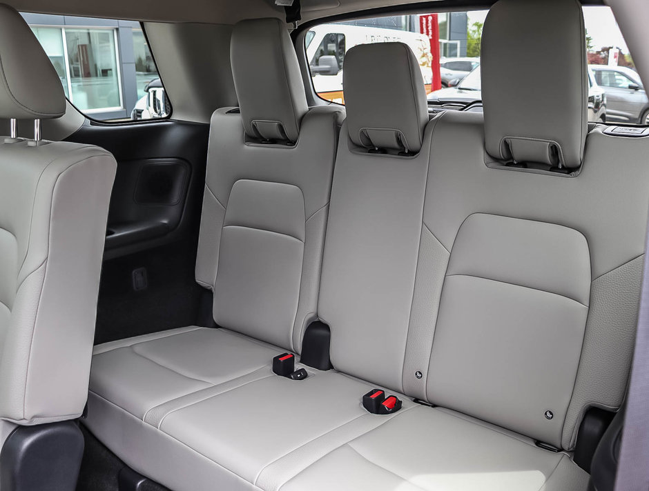 2024 Nissan Pathfinder SL-17