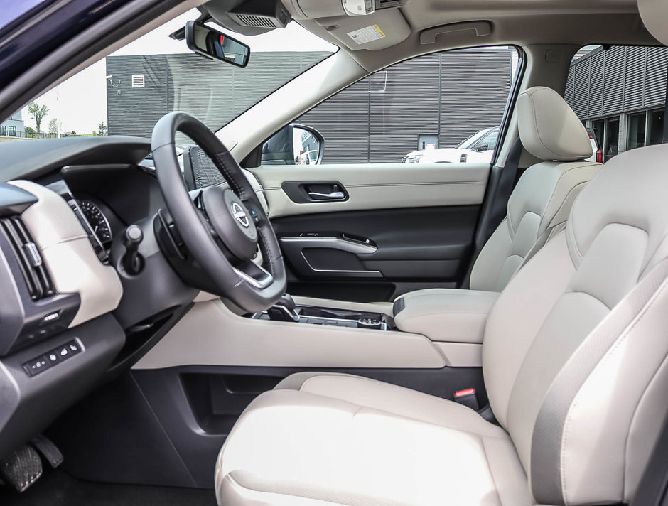 2024 Nissan Pathfinder SL-8