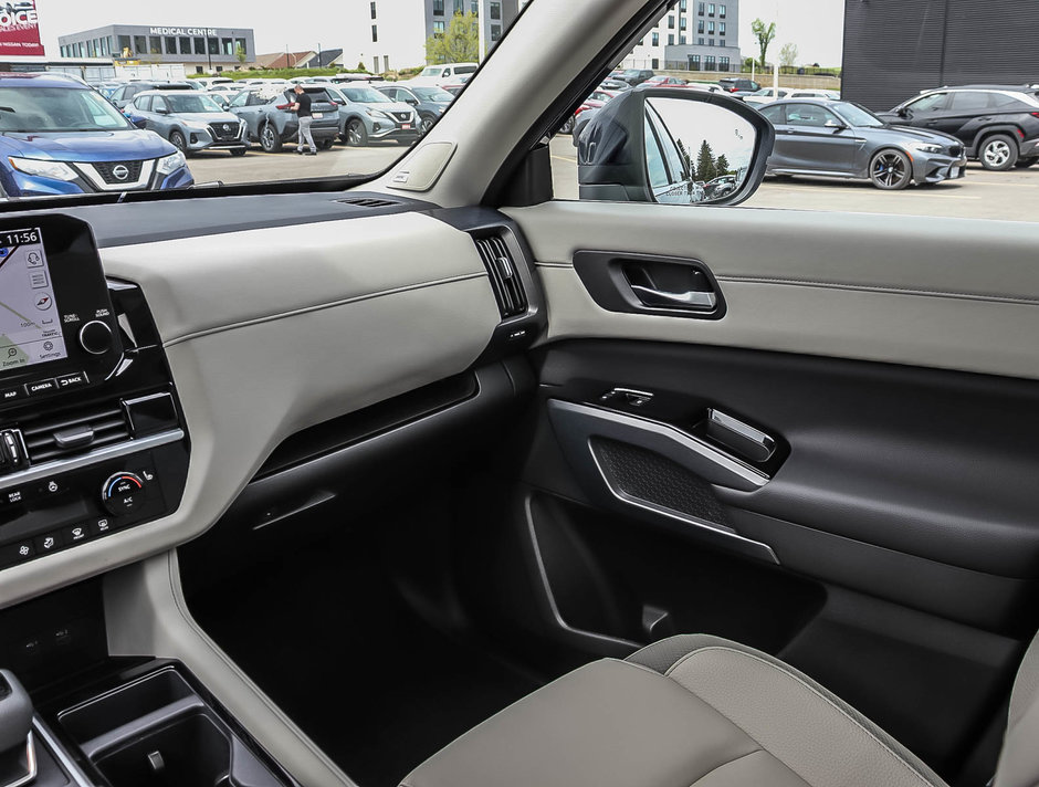 2024 Nissan Pathfinder SL-15