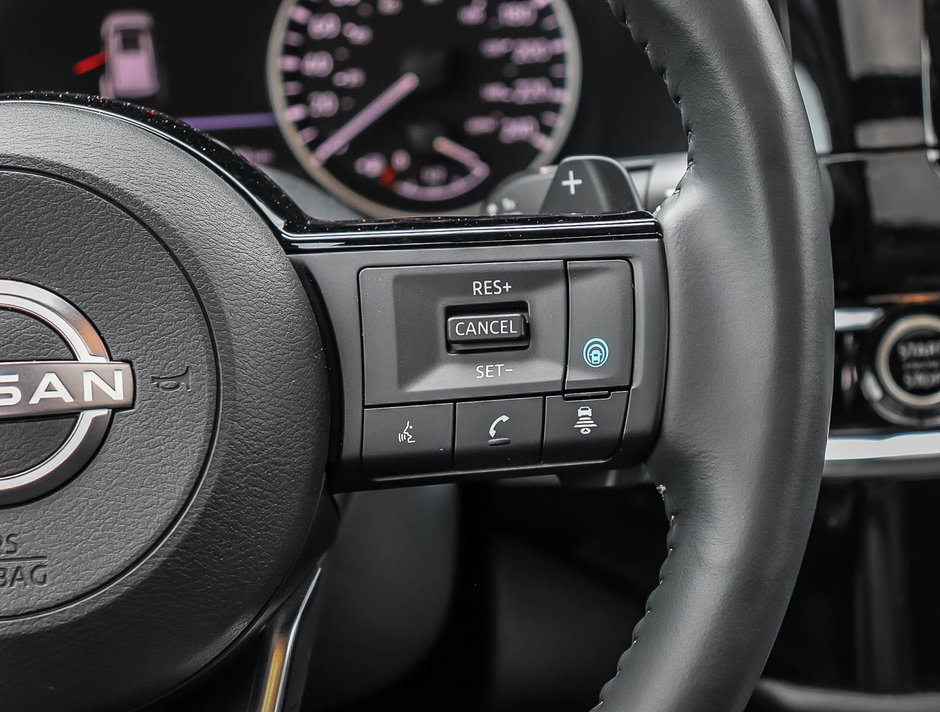 2024 Nissan Pathfinder SL-12