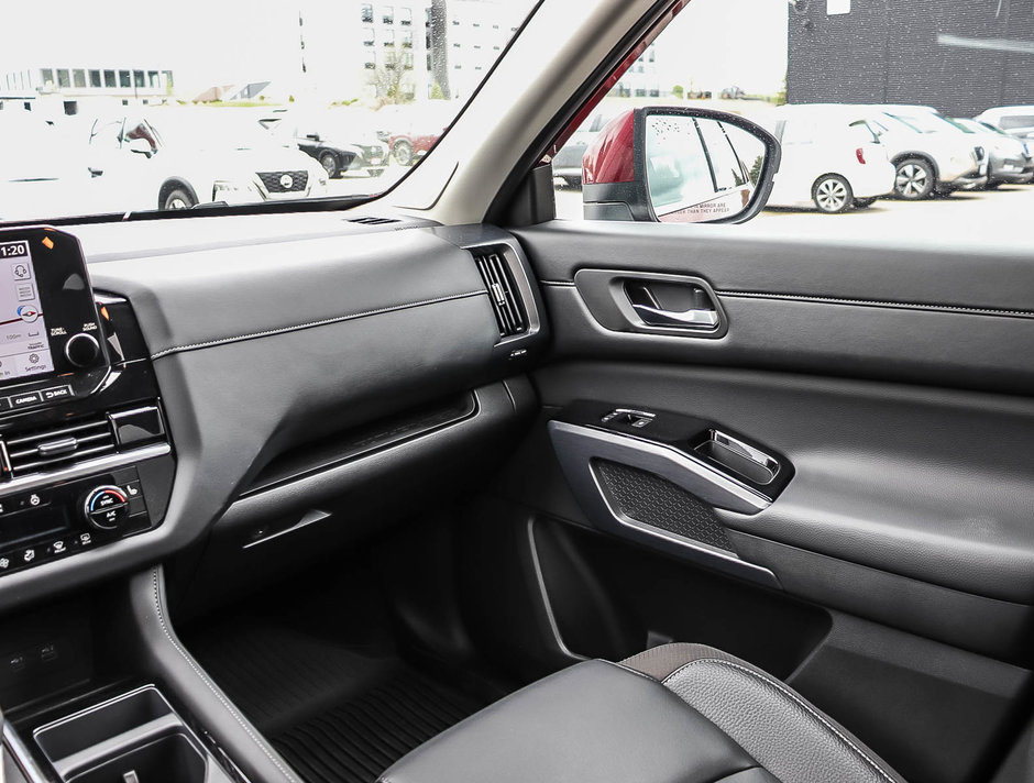 2024 Nissan Pathfinder SL-15
