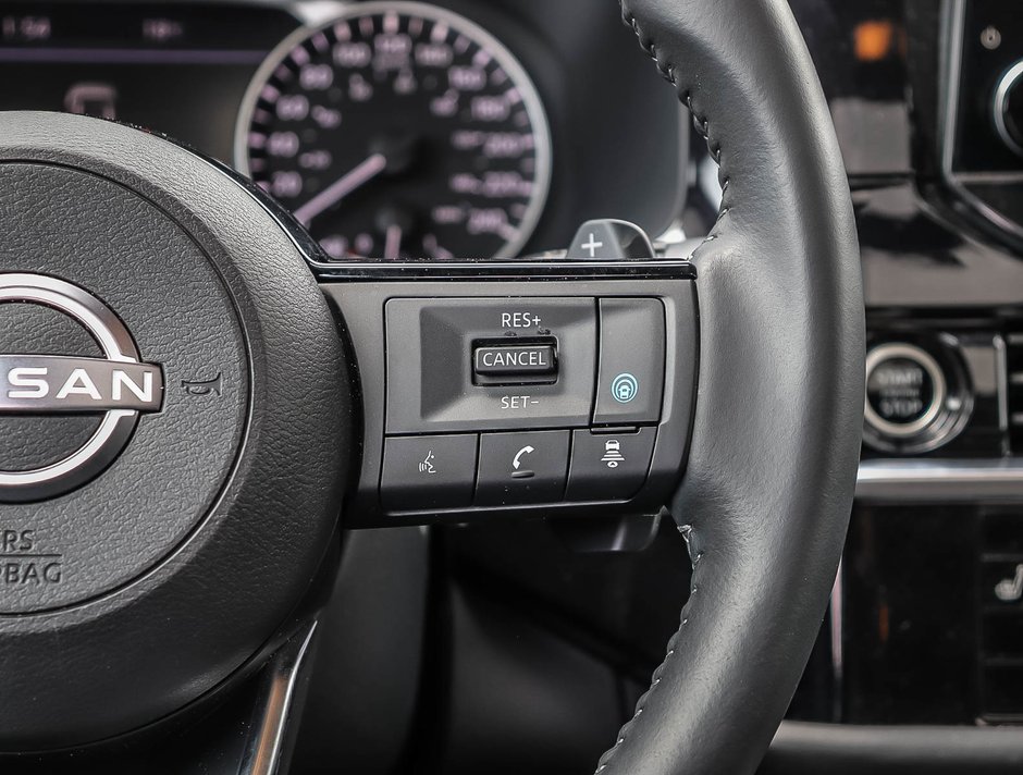 2024 Nissan Pathfinder SL-12