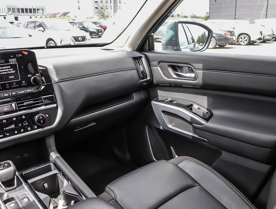 2024 Nissan Pathfinder SL-15