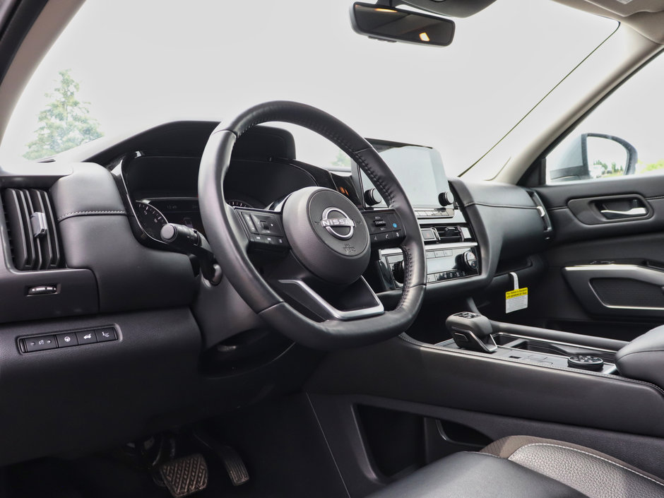 2024 Nissan Pathfinder SL-6
