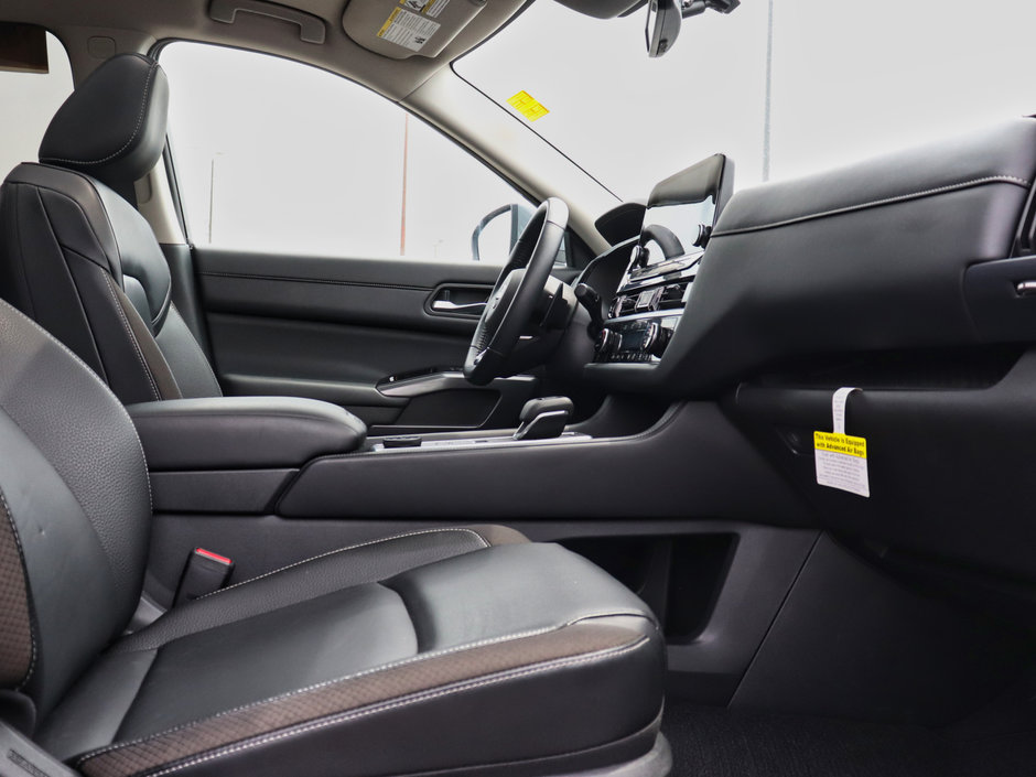 2024 Nissan Pathfinder SL-15