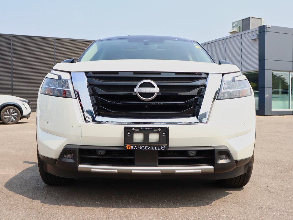 2024 Nissan Pathfinder Platinum-1