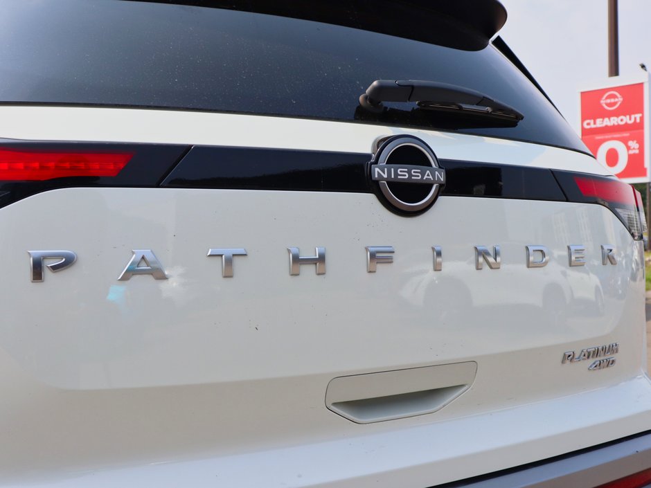 2024 Nissan Pathfinder Platinum-21