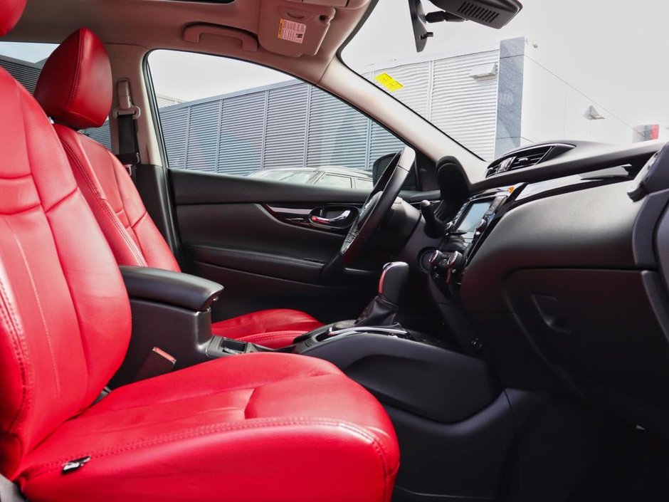 2022 Nissan Qashqai SV-16