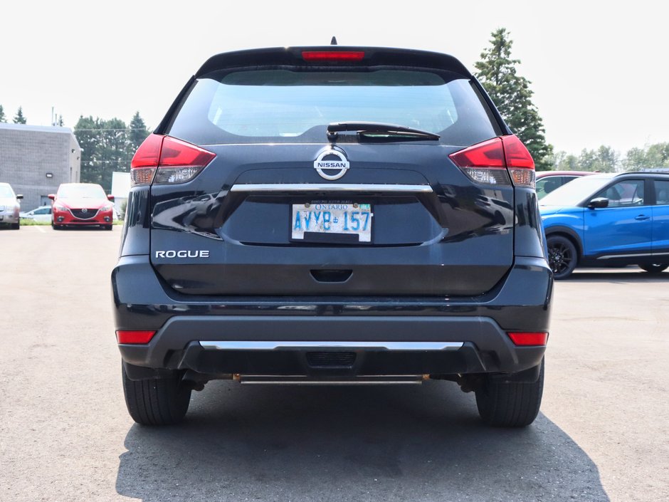 2017 Nissan Rogue S-2