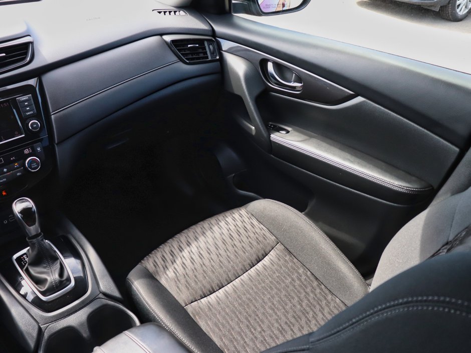 2020 Nissan Rogue S-14