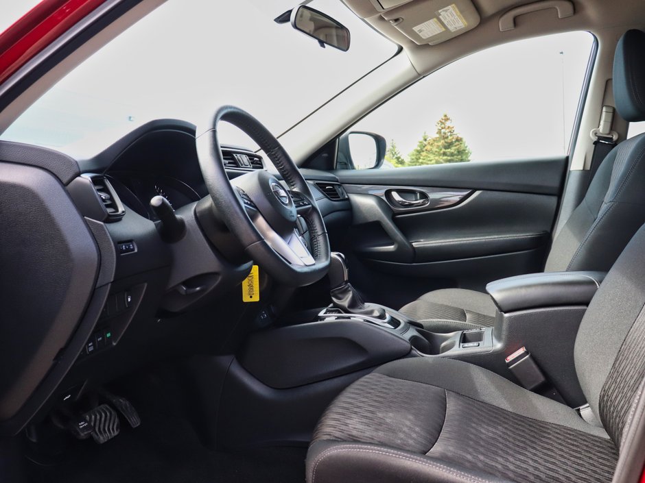 2020 Nissan Rogue S-8
