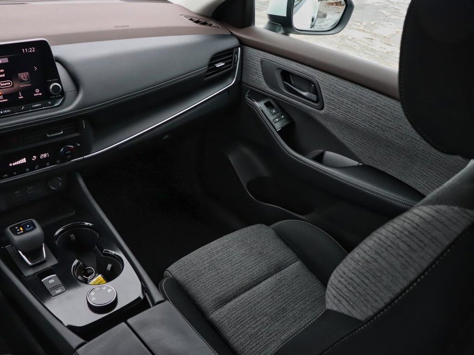 2022 Nissan Rogue S-14