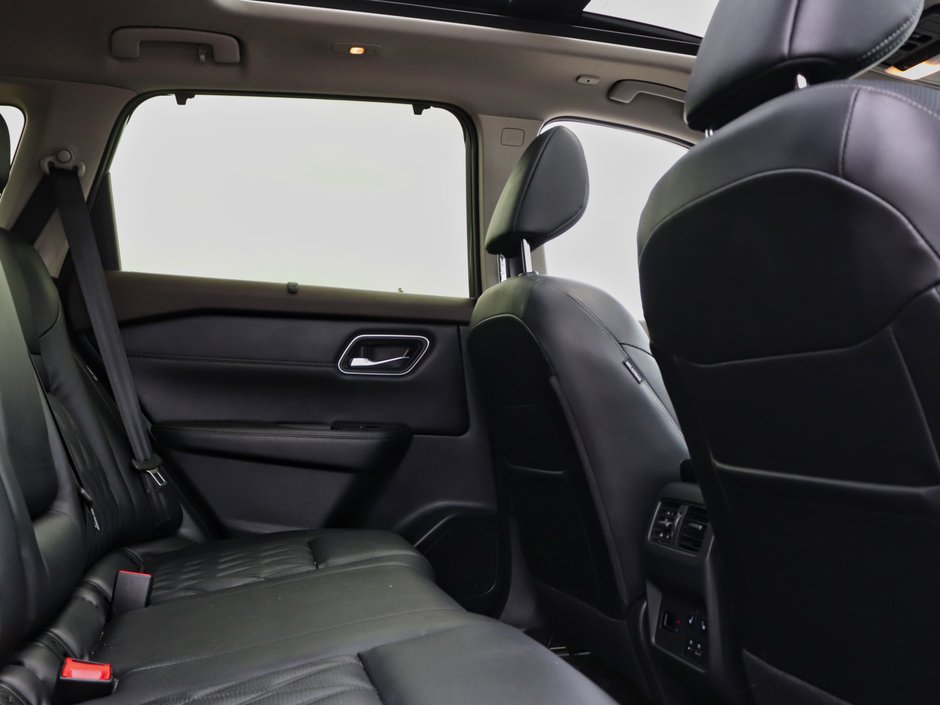 2023 Nissan Rogue Platinum-17