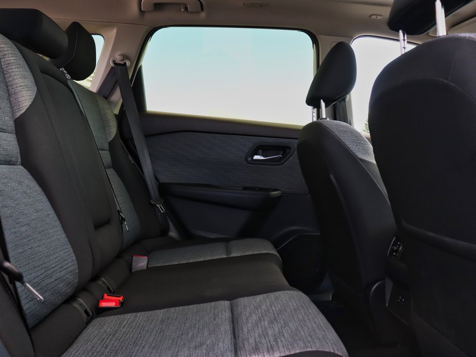 2023 Nissan Rogue SV-18