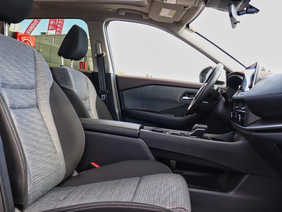 2023 Nissan Rogue SV-17