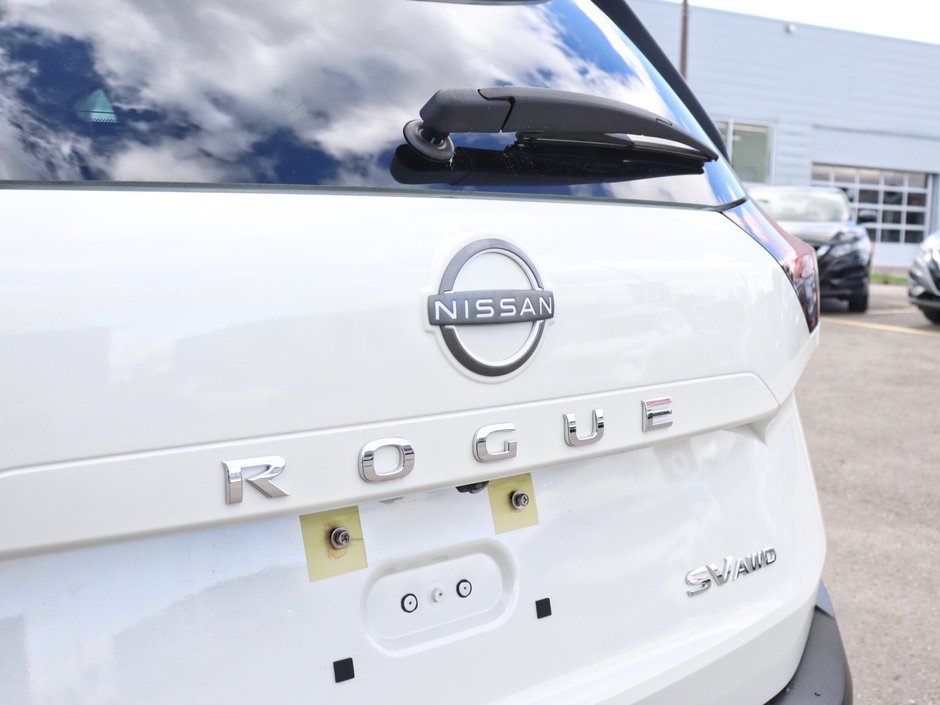 2023 Nissan Rogue SV-22