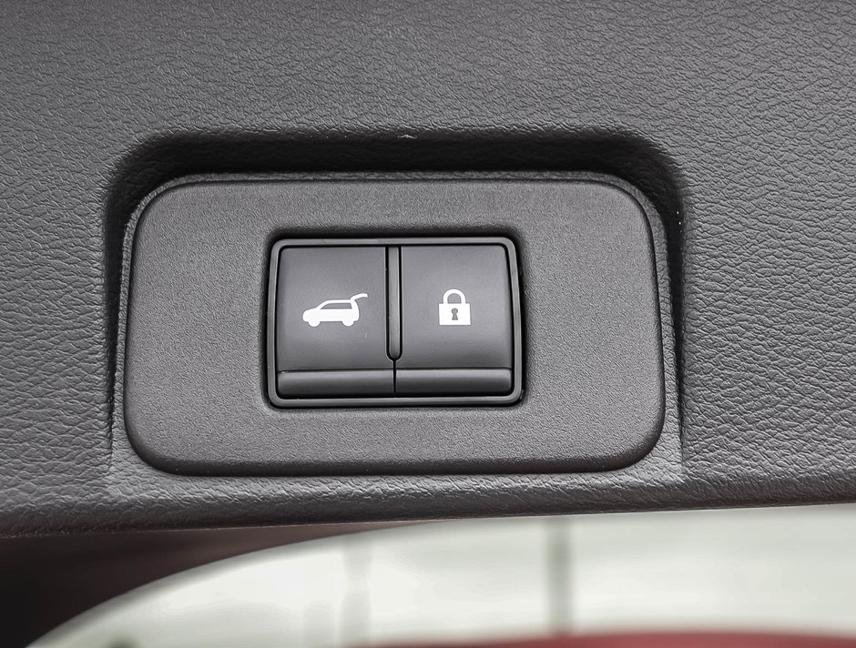 2024 Nissan Rogue Platinum-28