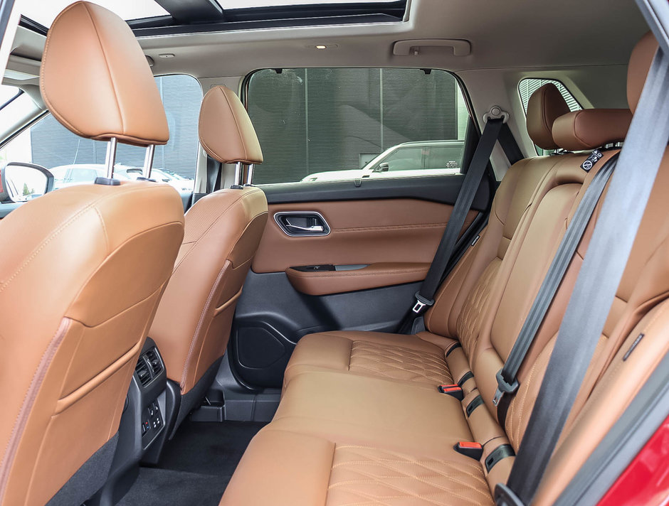 2024 Nissan Rogue Platinum-16