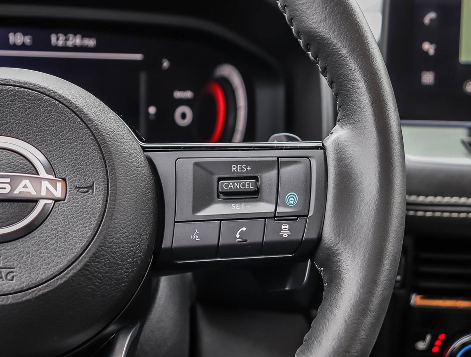 2024 Nissan Rogue Platinum-12