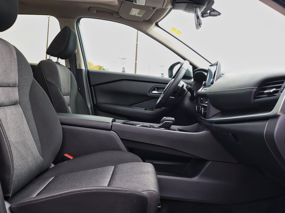 2024 Nissan Rogue SV-17
