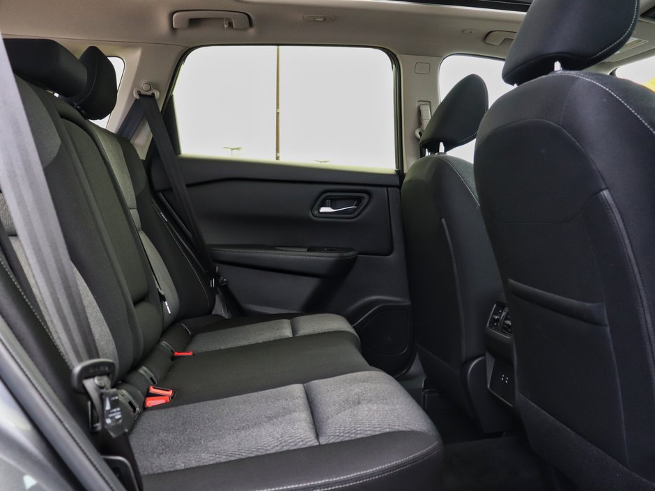 2024 Nissan Rogue SV-18