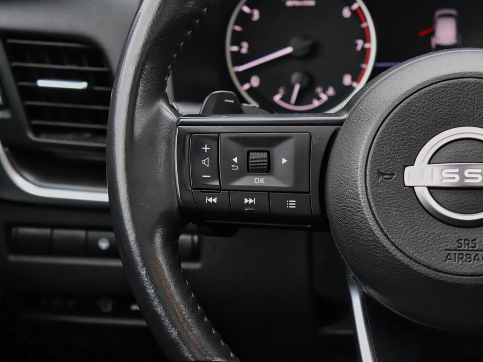 2024 Nissan Rogue SV Moonroof-11