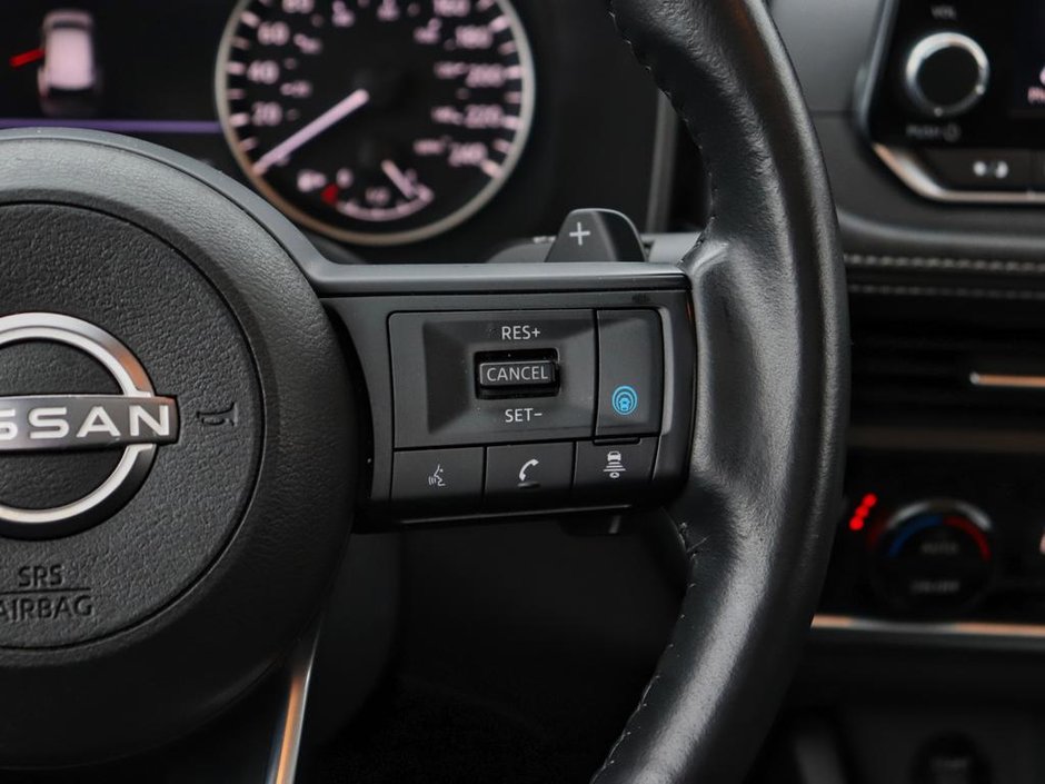 2024 Nissan Rogue SV Moonroof-11