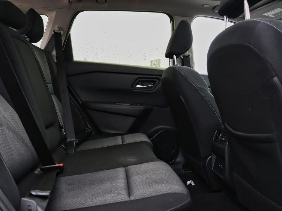 2024 Nissan Rogue SV Moonroof-18