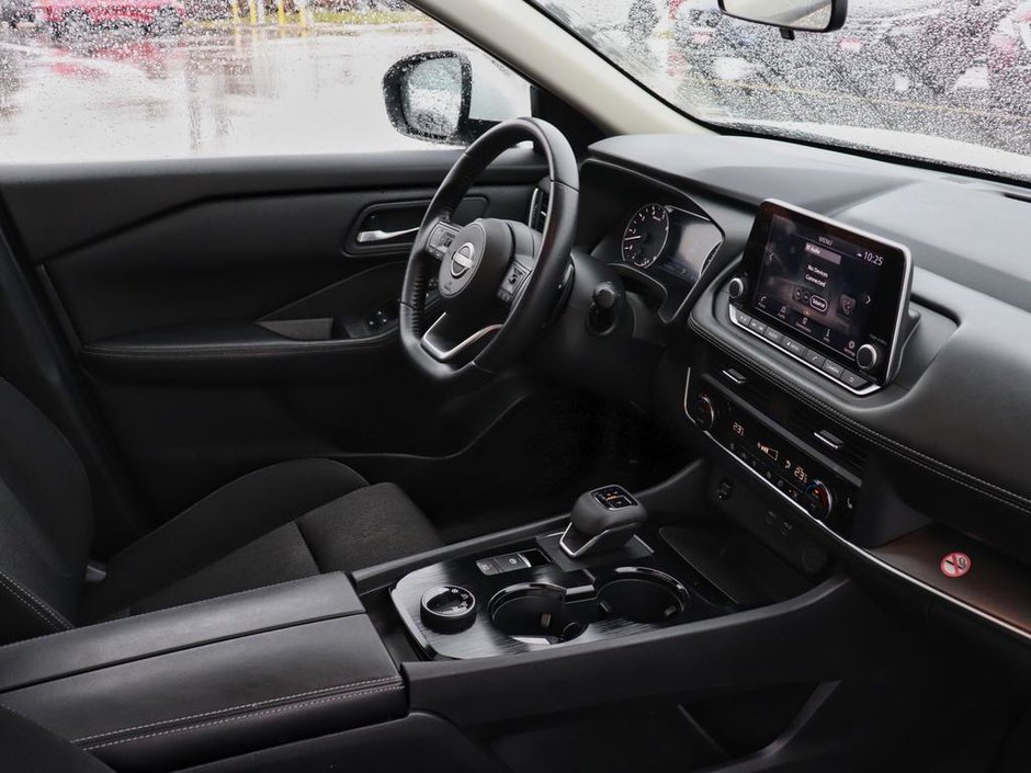 2024 Nissan Rogue SV Moonroof-16