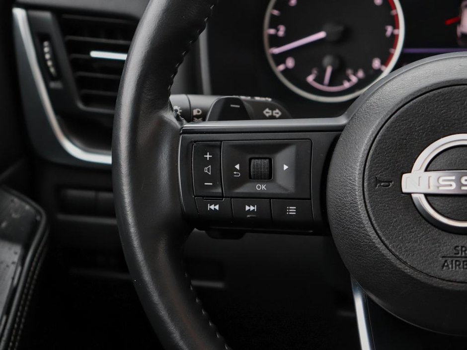 2024 Nissan Rogue SV Moonroof-10