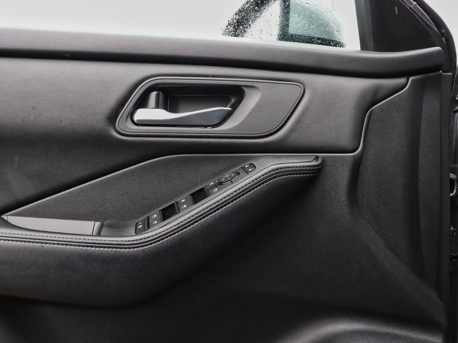 2024 Nissan Rogue SV Moonroof-5