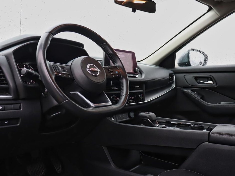 2024 Nissan Rogue SV Moonroof-6