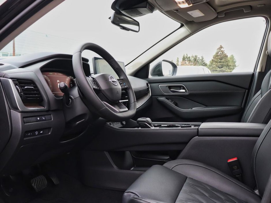 2025 Nissan Rogue Platinum-8