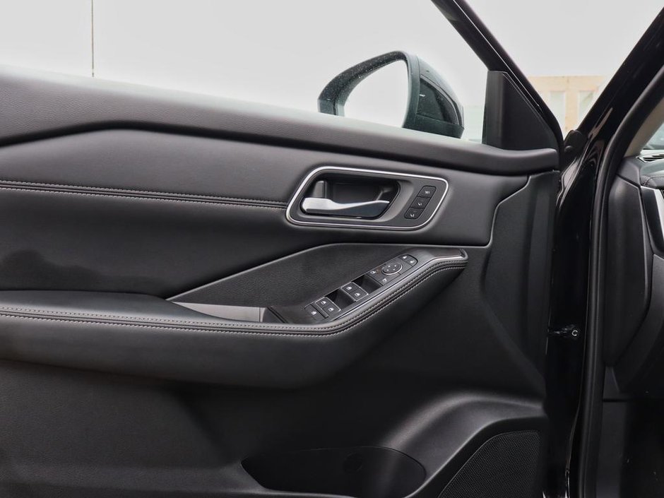 2025 Nissan Rogue Platinum-6