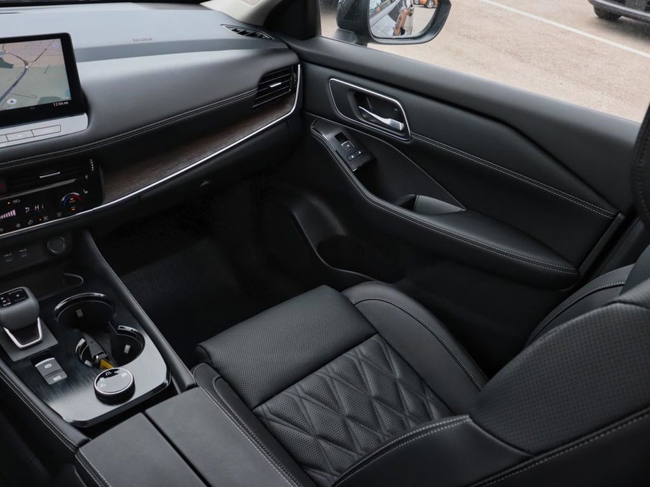 2025 Nissan Rogue Platinum-15