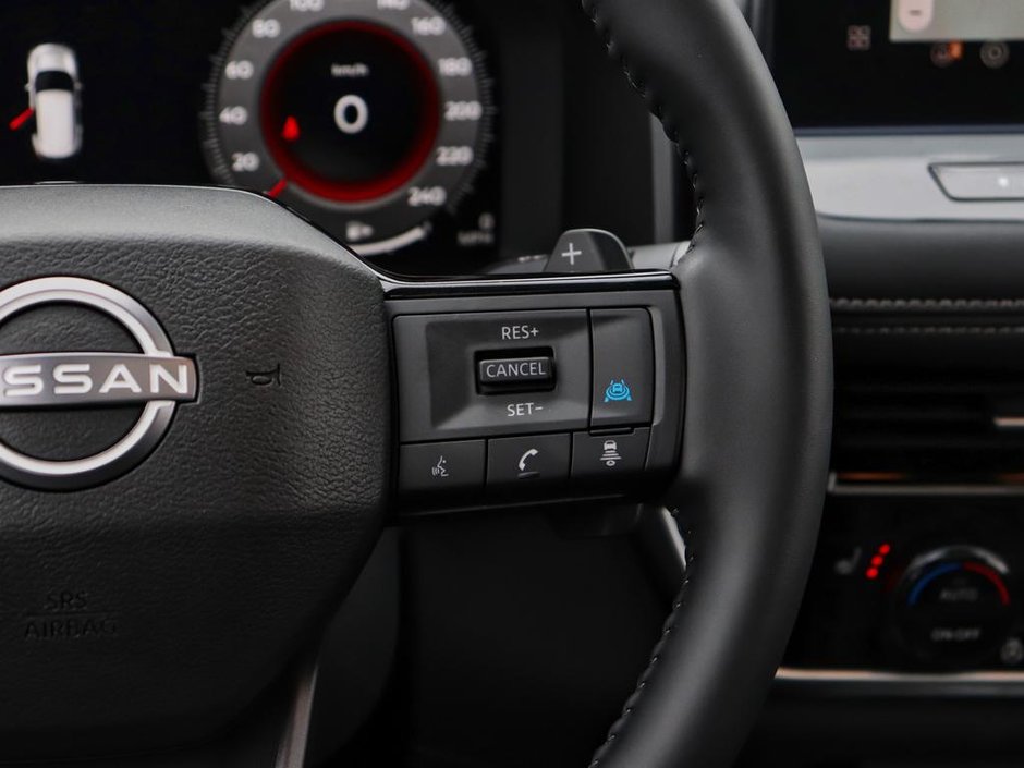 2025 Nissan Rogue Platinum-12