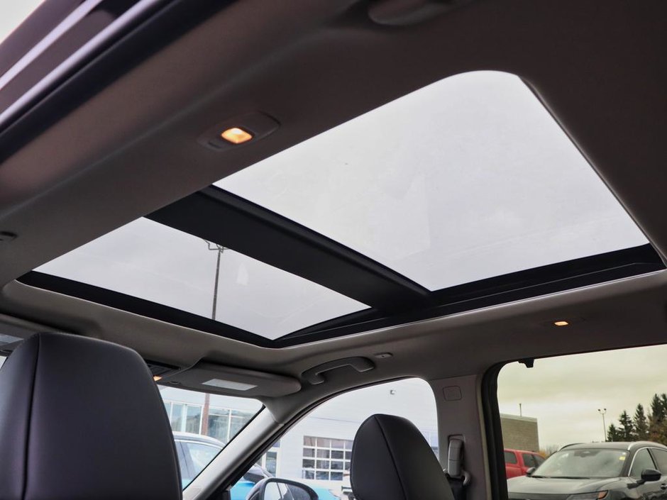 2025 Nissan Rogue Platinum-16