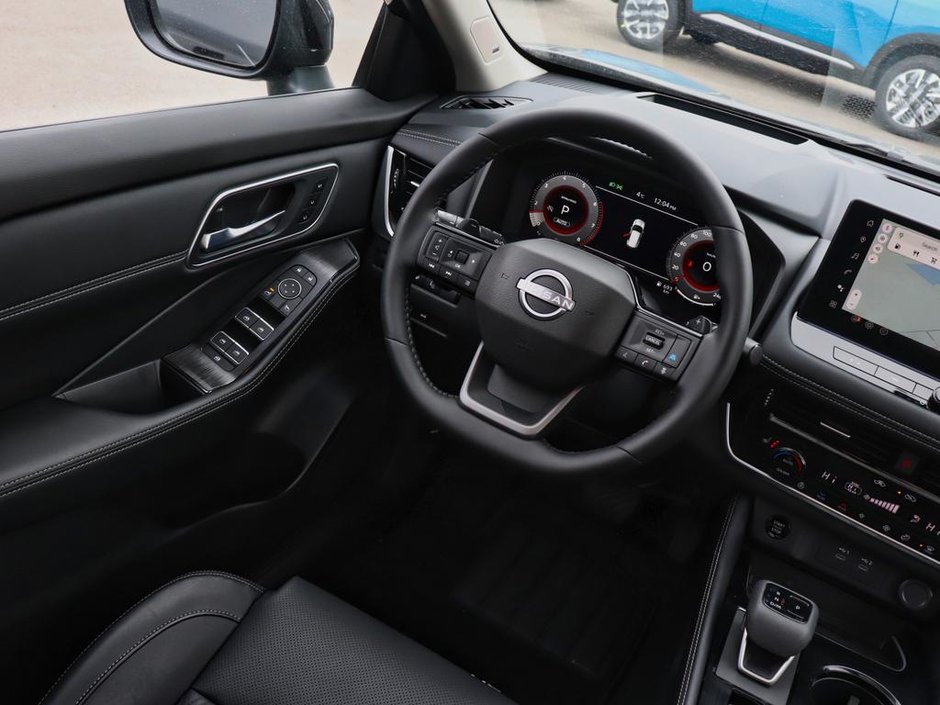 2025 Nissan Rogue Platinum-13