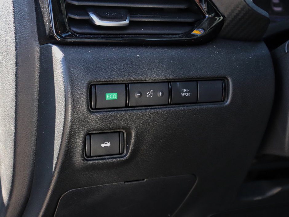 2023 Nissan Sentra SV-8