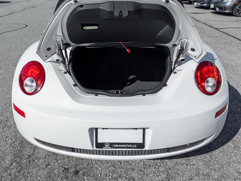 2010 Volkswagen New Beetle Convertible Comfortline-6