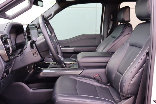 2023 Ford F-150 LARIAT 4x4 Crewmax, Low KM!! Clean Carfax, Leather Heated / Ventilated Seats, Panoramic Sunroof, Nav-6