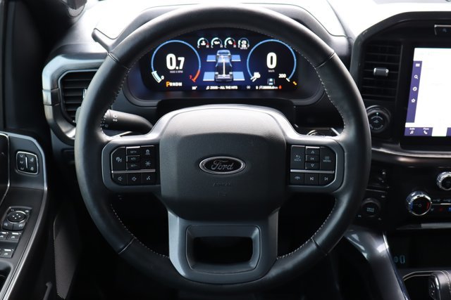 2023 Ford F-150 LARIAT 4x4 Crewmax, Low KM!! Clean Carfax, Leather Heated / Ventilated Seats, Panoramic Sunroof, Nav-9