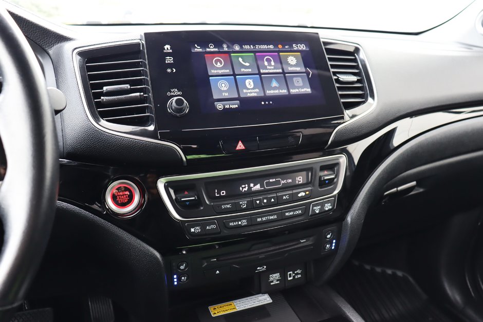 2021 Honda Pilot Touring AWD, 8 Pass, One Owner, Clean Carfax, Leather Heated Seats, Overhead Blu-Ray Player, Sunroof-13