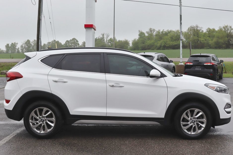 2017 Hyundai Tucson Luxury AWD, Clean Carfax, Safety Certified, Leather Heated Seats / Steering, Panoramic Sunroof, Nav-3