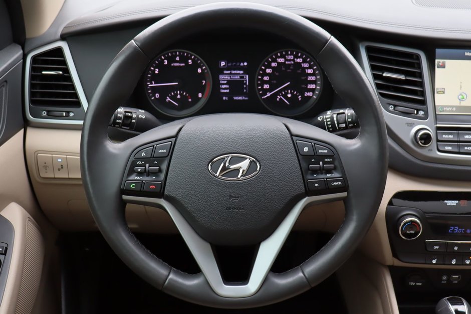 2017 Hyundai Tucson Luxury AWD, Clean Carfax, Safety Certified, Leather Heated Seats / Steering, Panoramic Sunroof, Nav-9