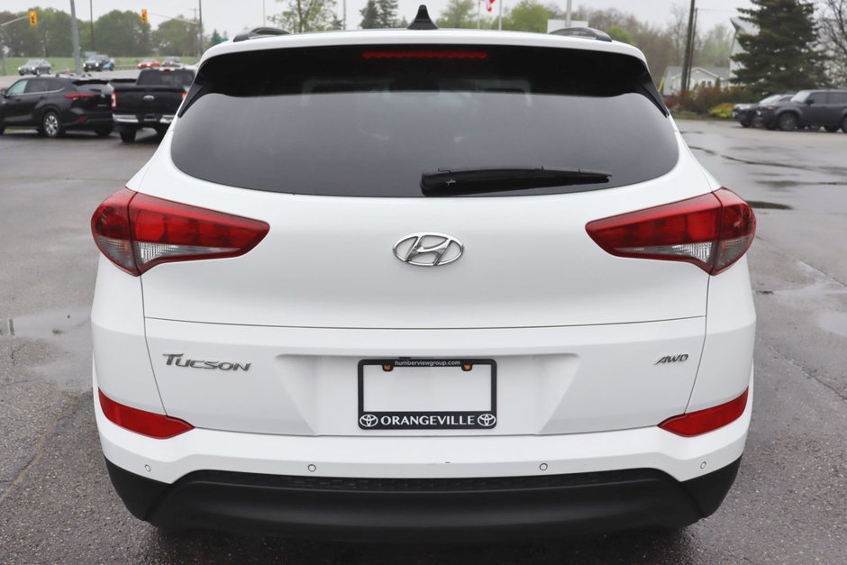 2017 Hyundai Tucson Luxury AWD, Clean Carfax, Safety Certified, Leather Heated Seats / Steering, Panoramic Sunroof, Nav-2