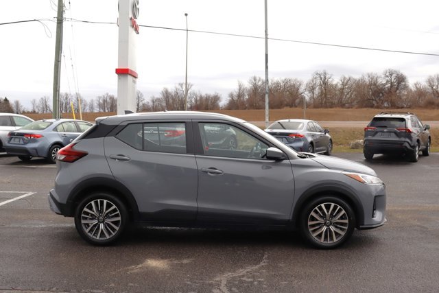 2021 Nissan KICKS SV, Heated Front Seats / Steering, Blind Spot Monitor, Winter Tires, Clean Carfax-3