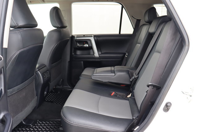2022 Toyota 4Runner SR5 4x4 7 Passengers, Clean Carfax, Leather Heated Seats, Sunroof, Android Auto, Apple Carplay-7
