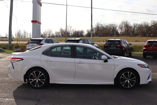 2020 Toyota Camry SE Upgrade, Heated Front Seats, Sunroof, Android Auto, Apple Carplay, Dealer Serviced, Clean Carfax-3